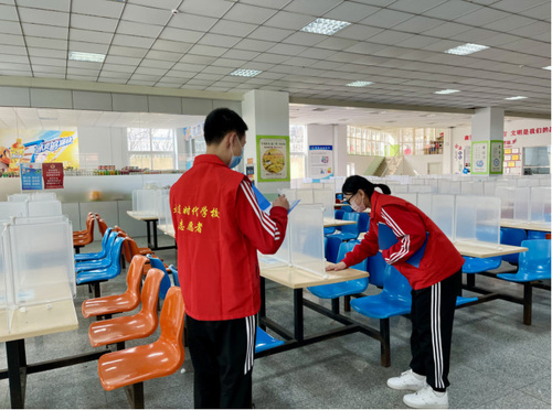 大连时代学校雷锋活动报道691.jpg