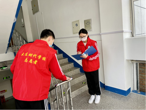 大连时代学校雷锋活动报道696.jpg